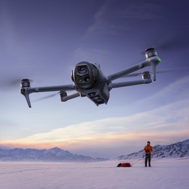 Квадрокоптер DJI Mavic 4 Pro (DJI RC 2)
