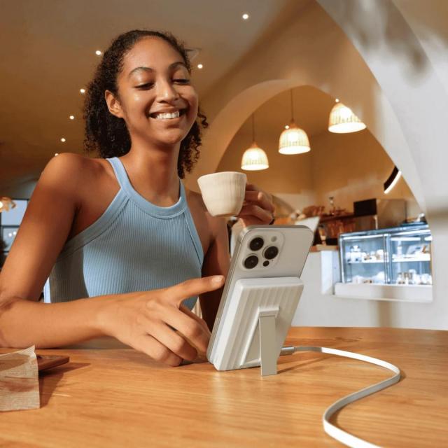 Повербанк EcoFlow RAPID Mag (10000 мАч, 7,5 Вт, магнитная зарядка)